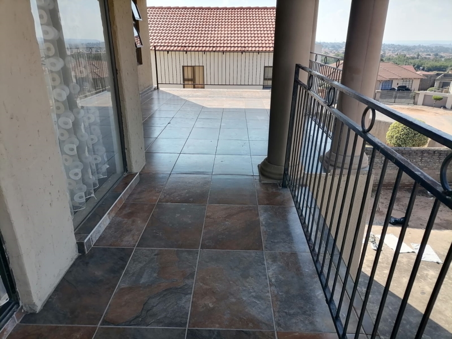 5 Bedroom Property for Sale in Tlhabane West North West